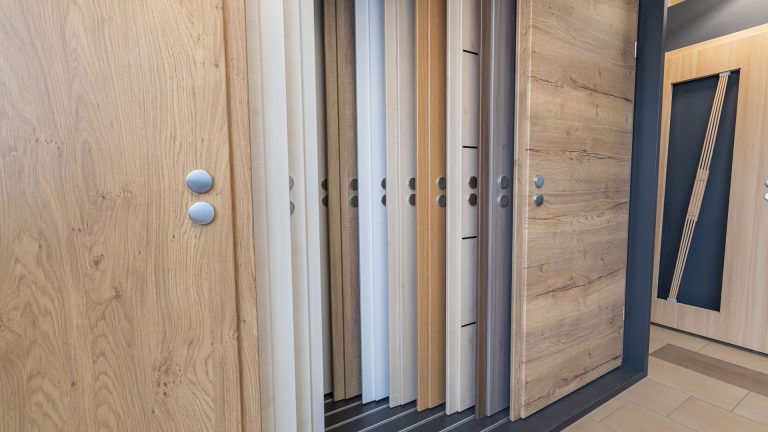 bauzentrum-farys-tueren-01